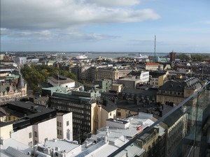 Kattojen ylle