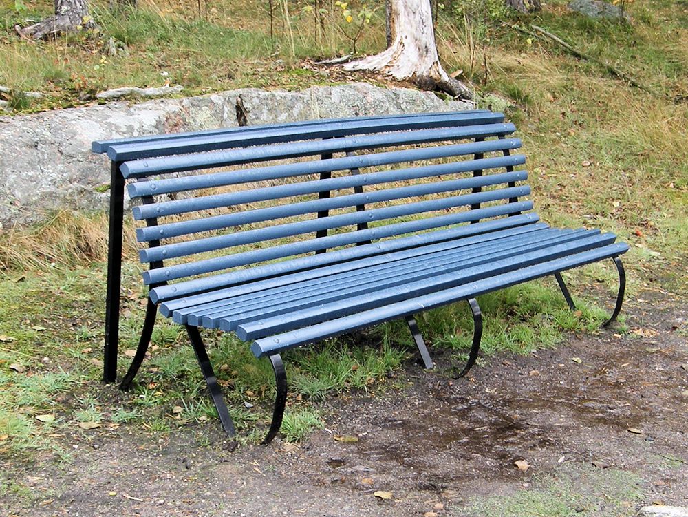 Puiston penkki