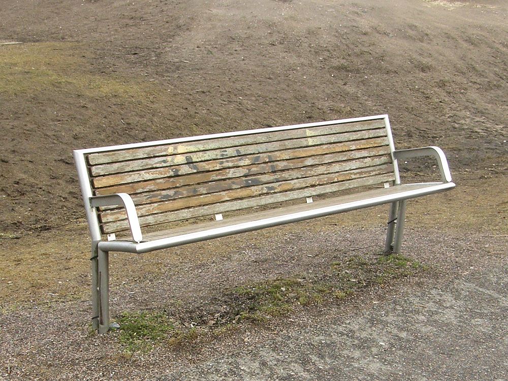 Puiston penkki