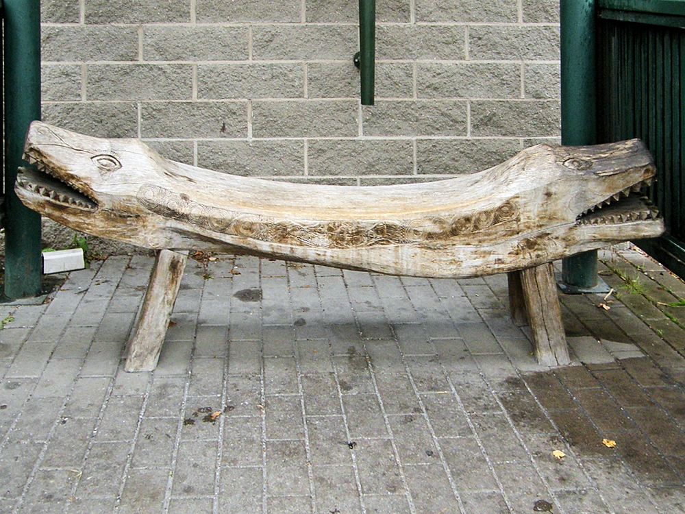 Puiston penkki